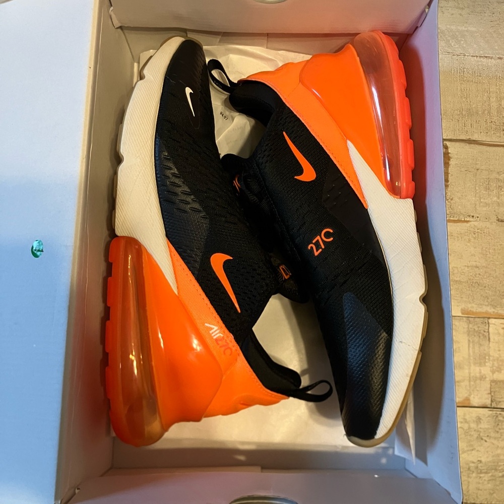 Nike Air 270 Black and Orange Athletic Shoes - Picture 7 of 8